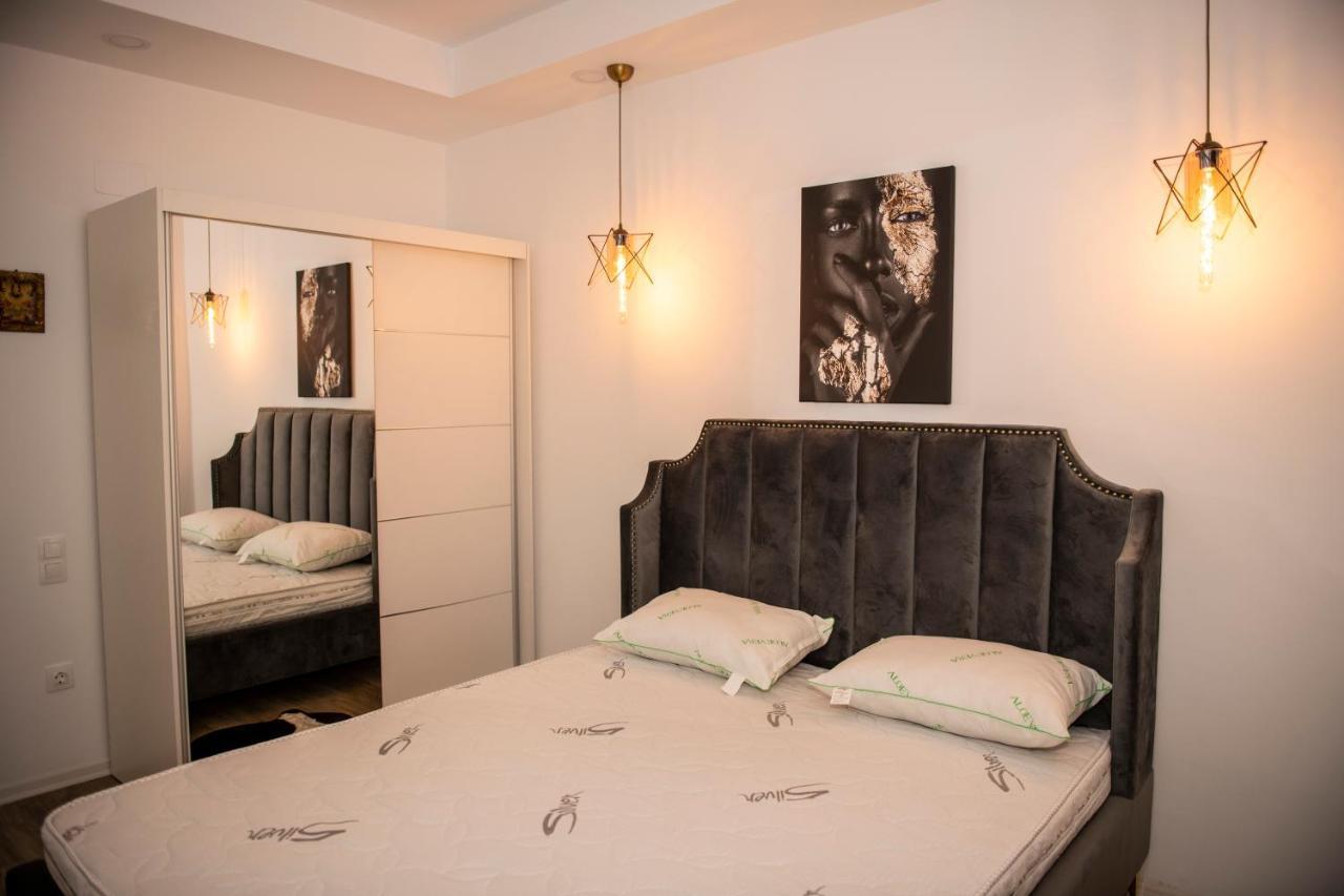 Raphael Apartment North Bucharest Cosmopolis Stefanestii de Jos Ngoại thất bức ảnh