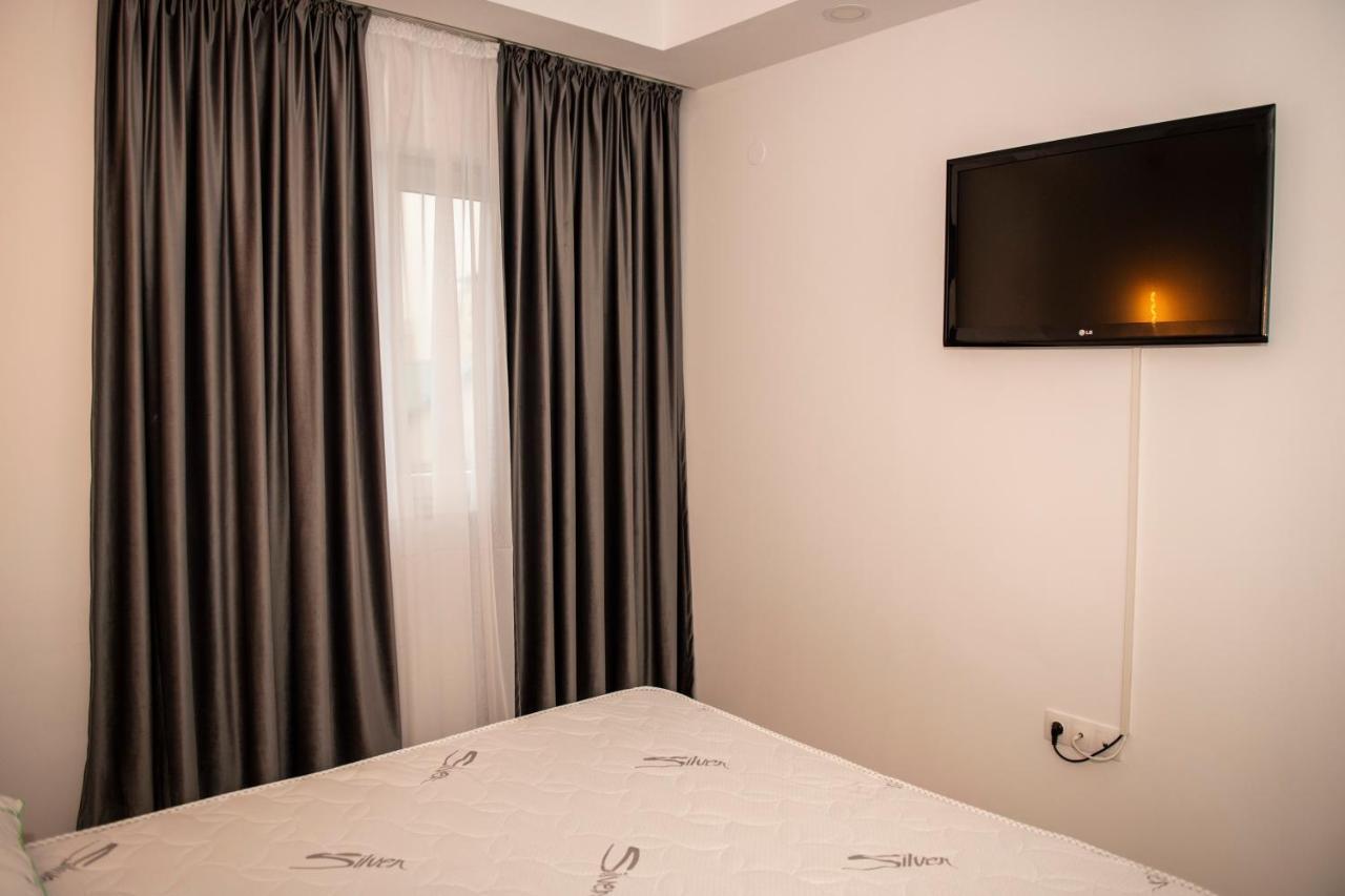 Raphael Apartment North Bucharest Cosmopolis Stefanestii de Jos Ngoại thất bức ảnh